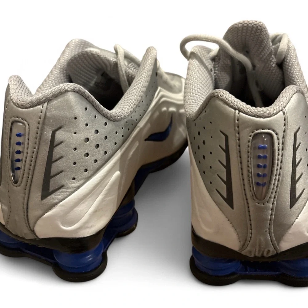 Nike Shox R4 White Metallic Silver Blue Mens 8.5 Running Sneakers